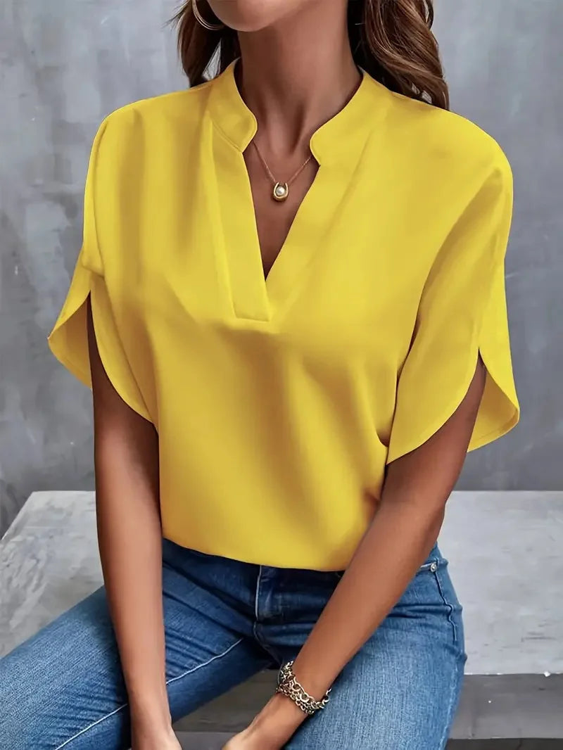 Virginia | Chic V-Neck Blouse with Soft Elegance